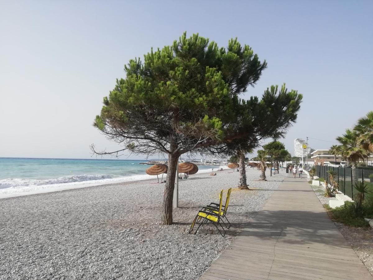 Cote D'Azur Joli Studio 50M Plage, Climatisation , Parking. 卢贝新城 外观 照片